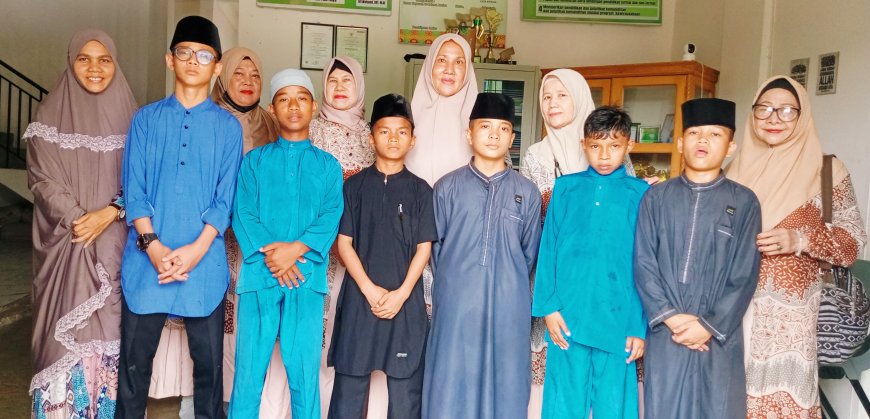 Forum Pekanbaru Kota Bertuah Gelar Jum’at Berkah, Bantu Anak Panti Asuhan Putra Putri Annisa