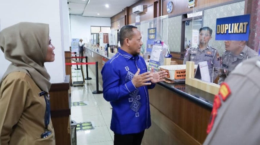Dewan Komisaris Jasa Raharja Tinjau Pelayanan Samsat Kota Semarang III
