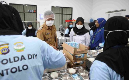 Wakil Bupati Kulonprogo Tinjau Langsung Dapur SPPG Polda DIY Pastikan Kualitas Program Makan Bergizi Gratis