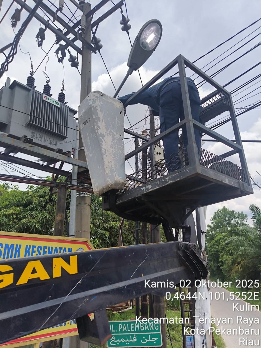 Dishub Pekanbaru Tanggap Cepat, Lampu Jalan Padam di Kulim Langsung Menyala Kembali
