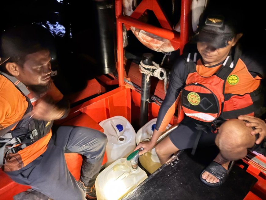 Kapal Kempang Membawa 90 Santri Alami Mati Mesin di Perairan Sungai Tohor, Tim SAR Lakukan Evakuasi