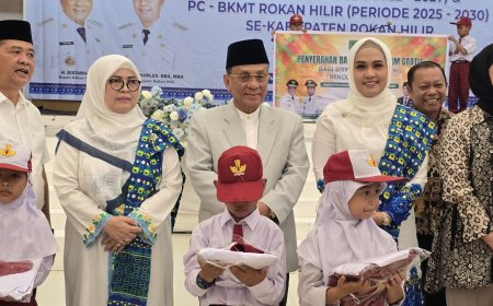 Dr Karmila Sari Dikukuhkan Sebagai Ketua BKMT Rohil, Serukan Perang Melawan Narkoba dan Degradasi Moral
