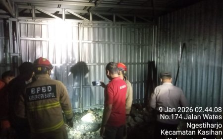 Gudang Kosong di Jalan Wates–Yogya Ludes Terbakar, Warga Panik Terbangun Dini Hari