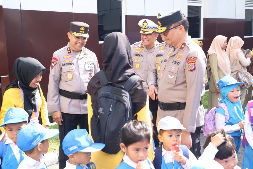 Polda Diy Tanamkan Edukasi Lalu Lintas Sejak Dini Melalui Kunjungan Anak Tk Budi Mulia 1