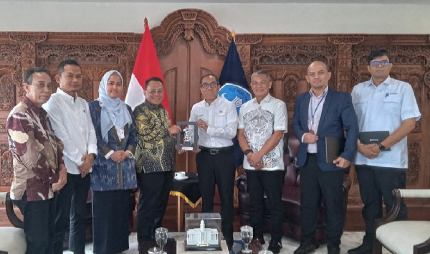 Karmila Sari dan Bupati Rohil Sinergi Dorong Sekolah Garuda, Mendiktisaintek Beri Apresiasi