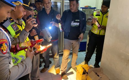 Sat Samapta Polres Bantul Gerebek ‘Outlet 23’, 72 Botol Miras Ilegal Disita dalam Operasi KRYD