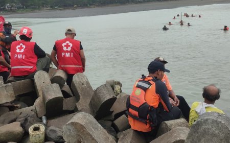 Bocah 9 Tahun Diduga Tenggelam di Muara Sungai Serang Glagah, Tim SAR Lakukan Pencarian