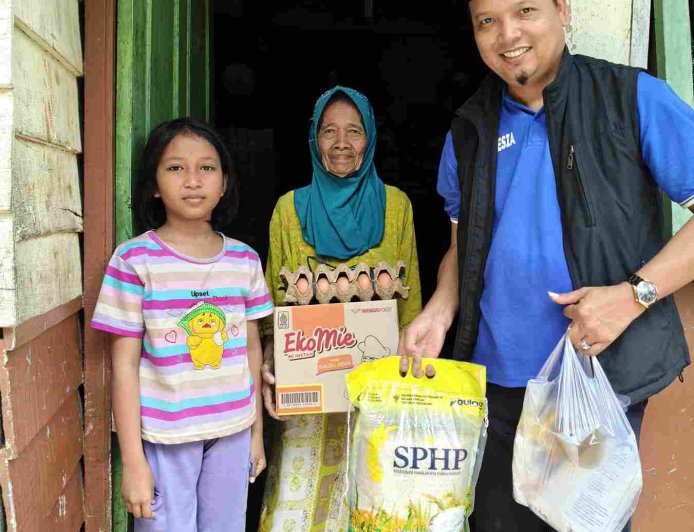 FPR Riau dan Suaraaktual Media Grup Berbagi Berkah Ramadhan, 100 Warga Pekanbaru Terima Bantuan