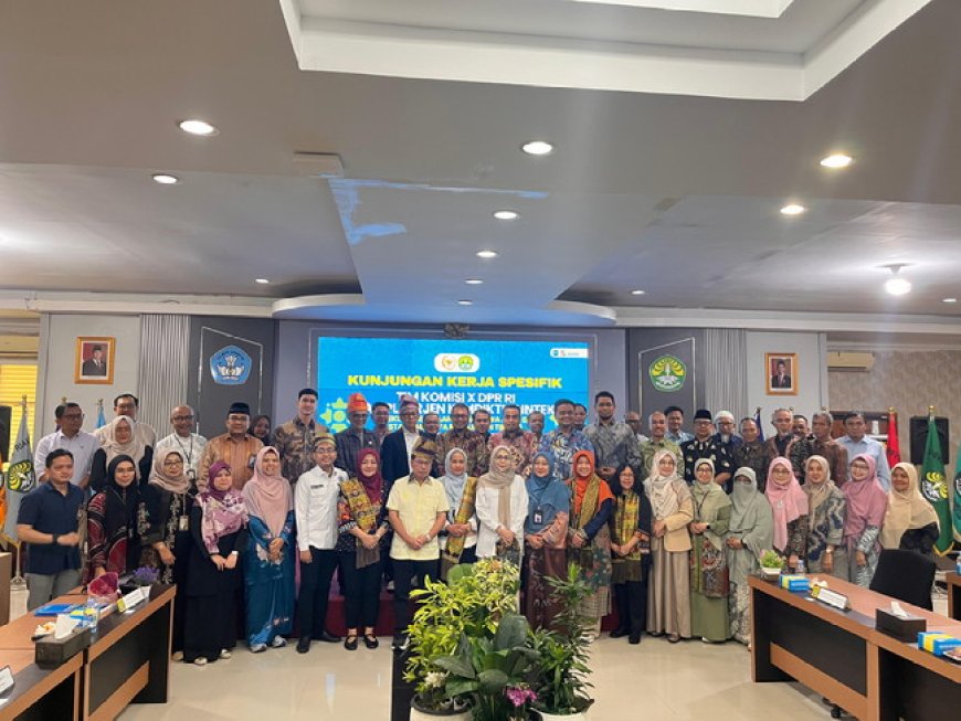 Anggota DPR RI Karmila Sari Dorong Keseimbangan PTN dan PTS pada Kunjungan DPR ke Riau