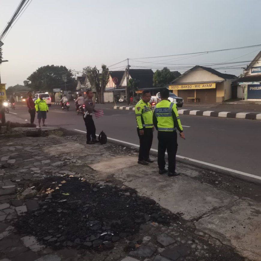 Tragedi Subuh di Jalur Yogya Magelang: Istri Tewas, Suami Terluka Usai Motor Ditabrak Pickup dari Belakang