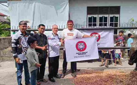 PRI Riau Salurkan Sapi Kurban untuk Warga, Perkuat Kepedulian Sosial di Momentum Idul Adha 1447 H