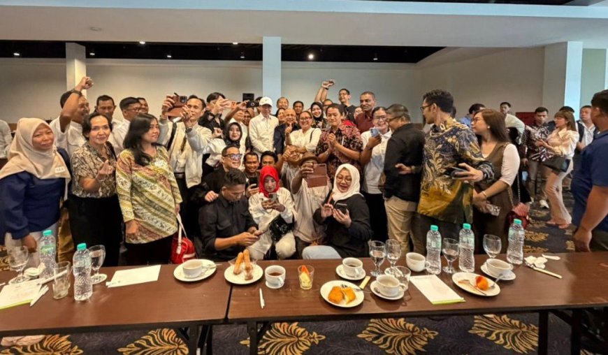 Jokowi Kumpulkan 157 Relawan dan Youtuber, Halal Bihalal di Rawamangun Jadi Ajang Konsolidasi Dukung Asta Cita