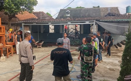 Rumah Kontrakan di Ngaglik Sleman Ludes Terbakar, Kerugian Capai Rp300 Juta