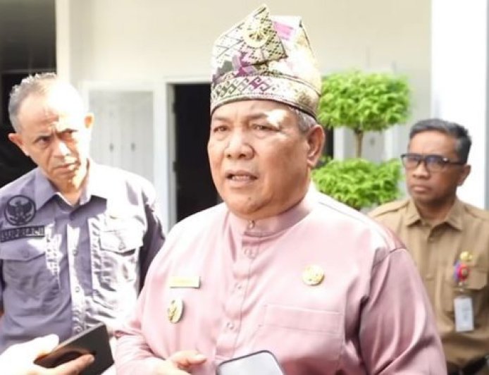 MBG Tak Pengaruhi Pendapatan Retribusi Daerah, Plt Gubernur Riau Minta Maaf atas Kesimpangsiuran Data