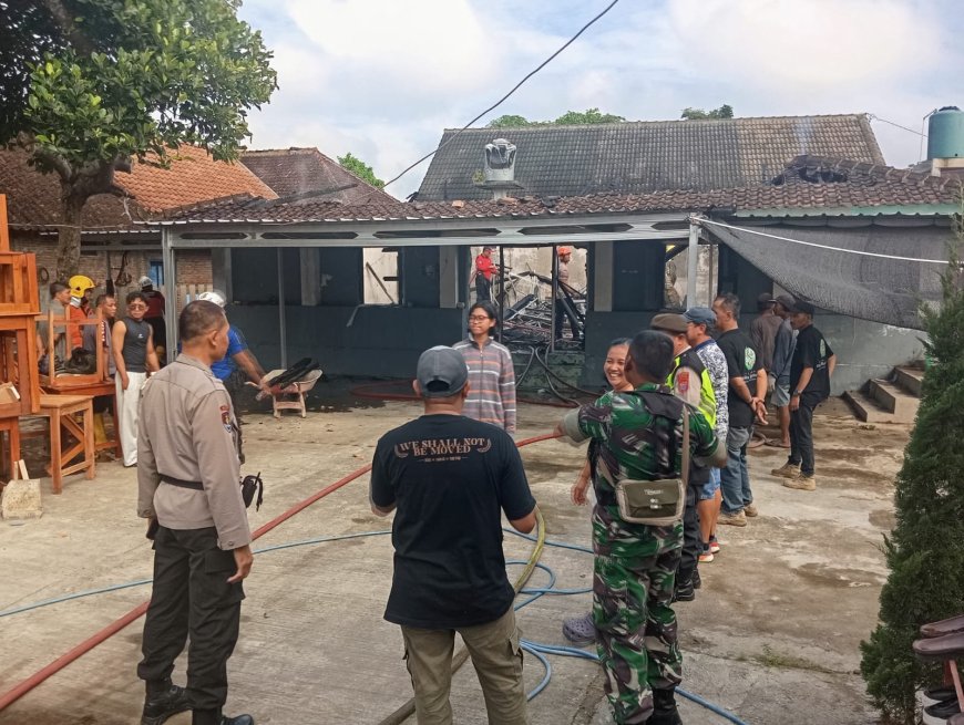 Rumah Kontrakan di Ngaglik Sleman Ludes Terbakar, Kerugian Capai Rp300 Juta