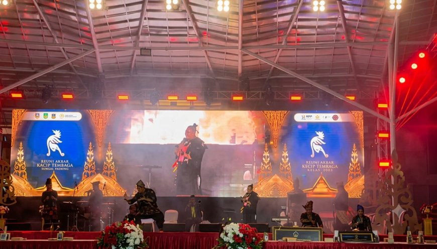 Pentas Berkelas! Musikalisasi dan Teatrikal Syair Datuk Laksamana Rumah Budaya Kacip Tembaga Tuai Decak Kagum di Batam