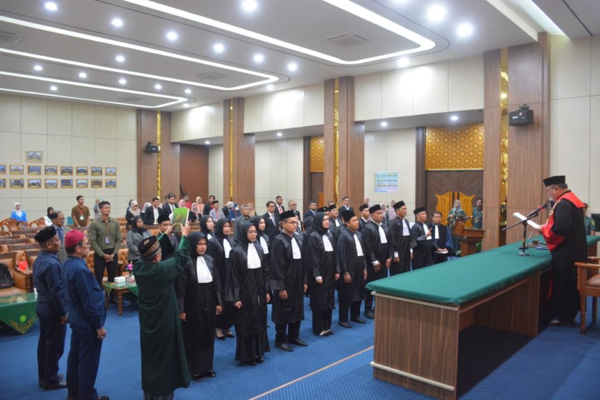Pengadilan Tinggi Banda Aceh Ambil Sumpah 21 Advokat