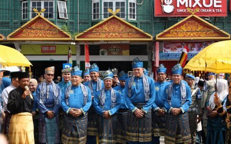 Wakapolda Riau Hadiri Pembukaan Pacu Jalur Kuansing 2026, SF Hariyanto Tekankan Kelestarian Sungai Kuantan