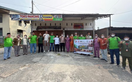Peduli Dampak Karhutla, FPKB Bersama Kecamatan Kulim dan Polsek Kulim Bagikan 1.000 Masker dan 1.000 Roti