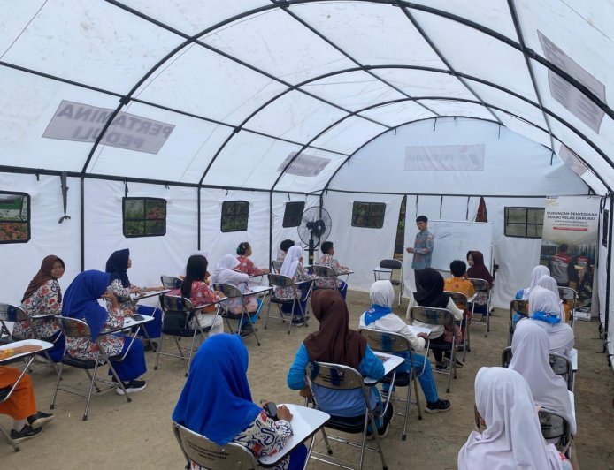 Pertamina Hadirkan Ruang Kelas Darurat, Semangat Belajar Siswa SMPN 19 Bengkulu Kembali Menguat