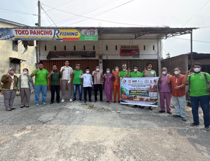 Peduli Dampak Karhutla, FPKB Bersama Kecamatan Kulim dan Polsek Kulim Bagikan 1.000 Masker dan 1.000 Roti
