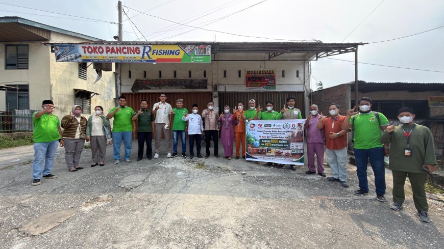 Peduli Dampak Karhutla, FPKB Bersama Kecamatan Kulim dan Polsek Kulim Bagikan 1.000 Masker dan 1.000 Roti
